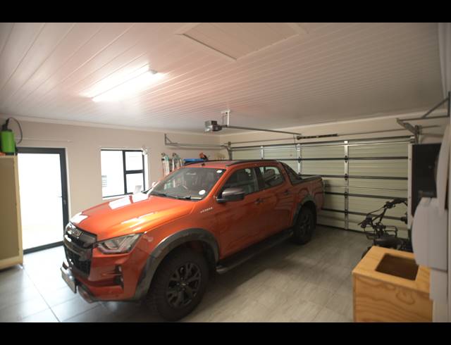 3 BEDROOM HOUSE FOR SALE IN OUTENIQUASBOSCH